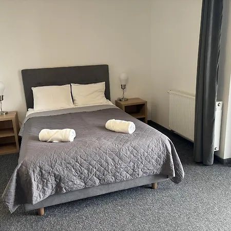 Zamilla ياستارنيا