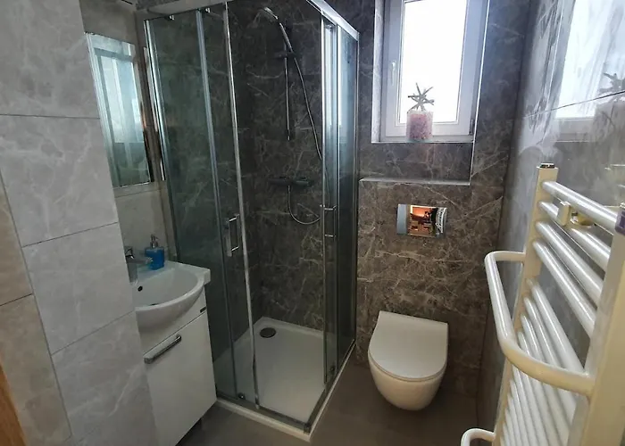 Zamilla ياستارنيا